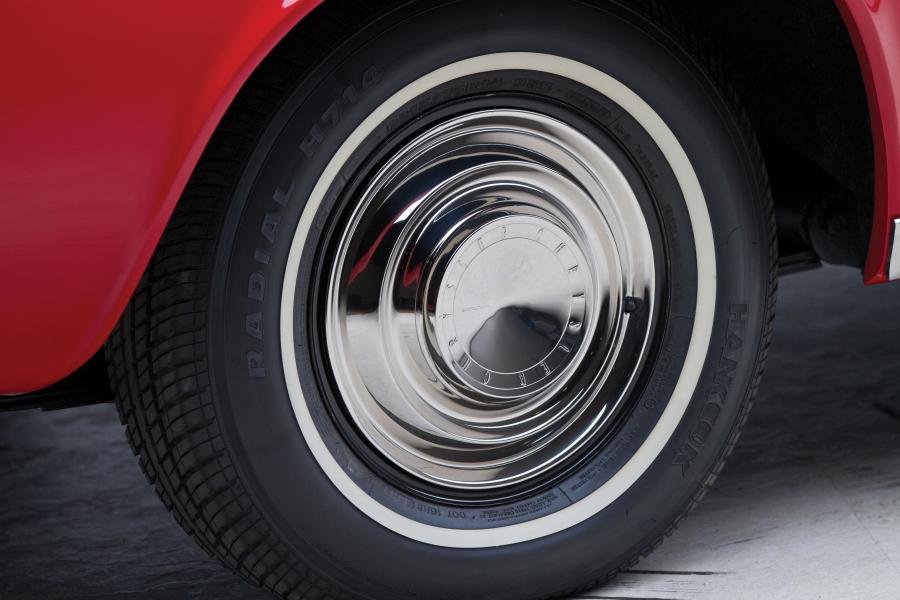  Chrysler 300 Sport Series Convertible Coupe 1963 года  (фото 13 из 21)